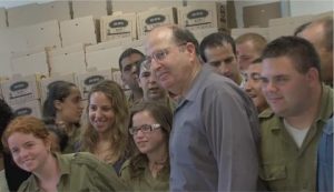 Yaalon-with-special-soldiers-preparing-gas-masks-HLS